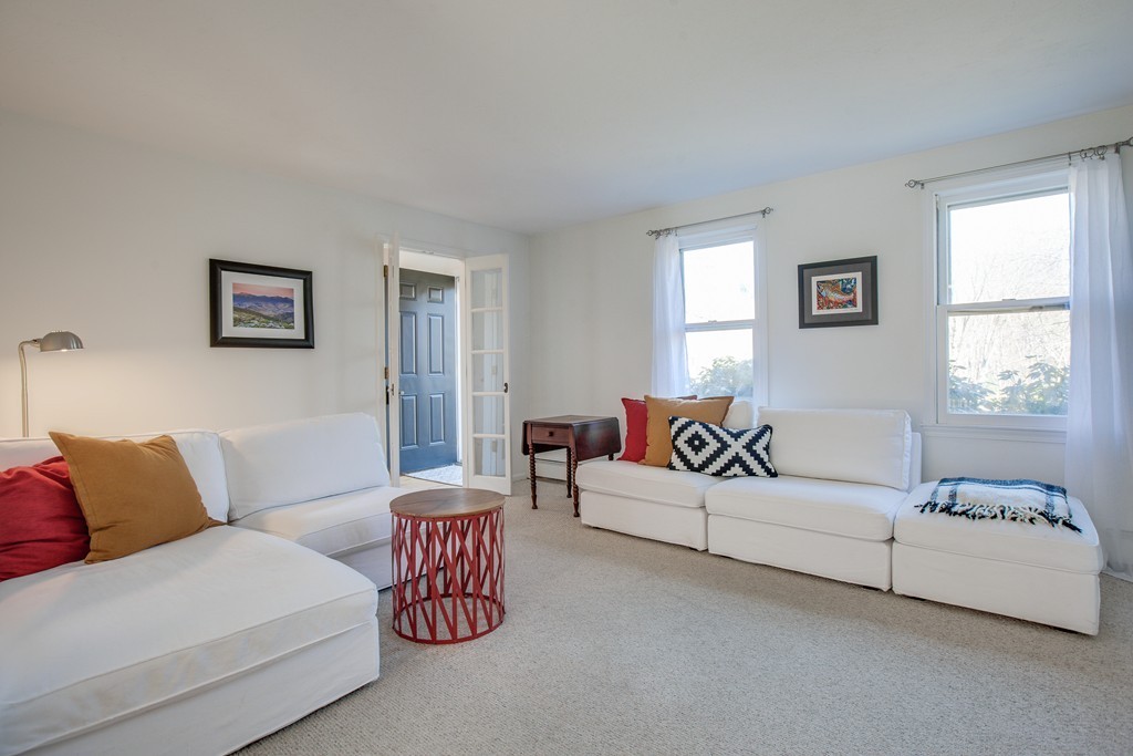8 Valentine Road Hopkinton, MA 01748 - Photo 4 of 25 Gallery Image 4