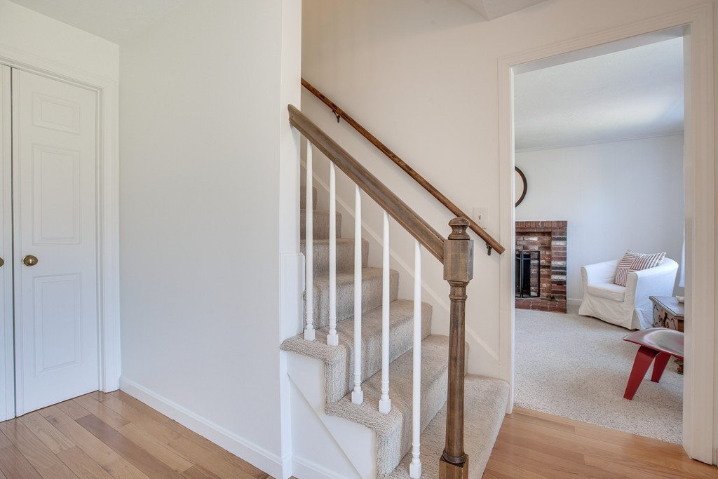 8 Valentine Road Hopkinton, MA 01748 - Photo 5 of 25 Gallery Image 5