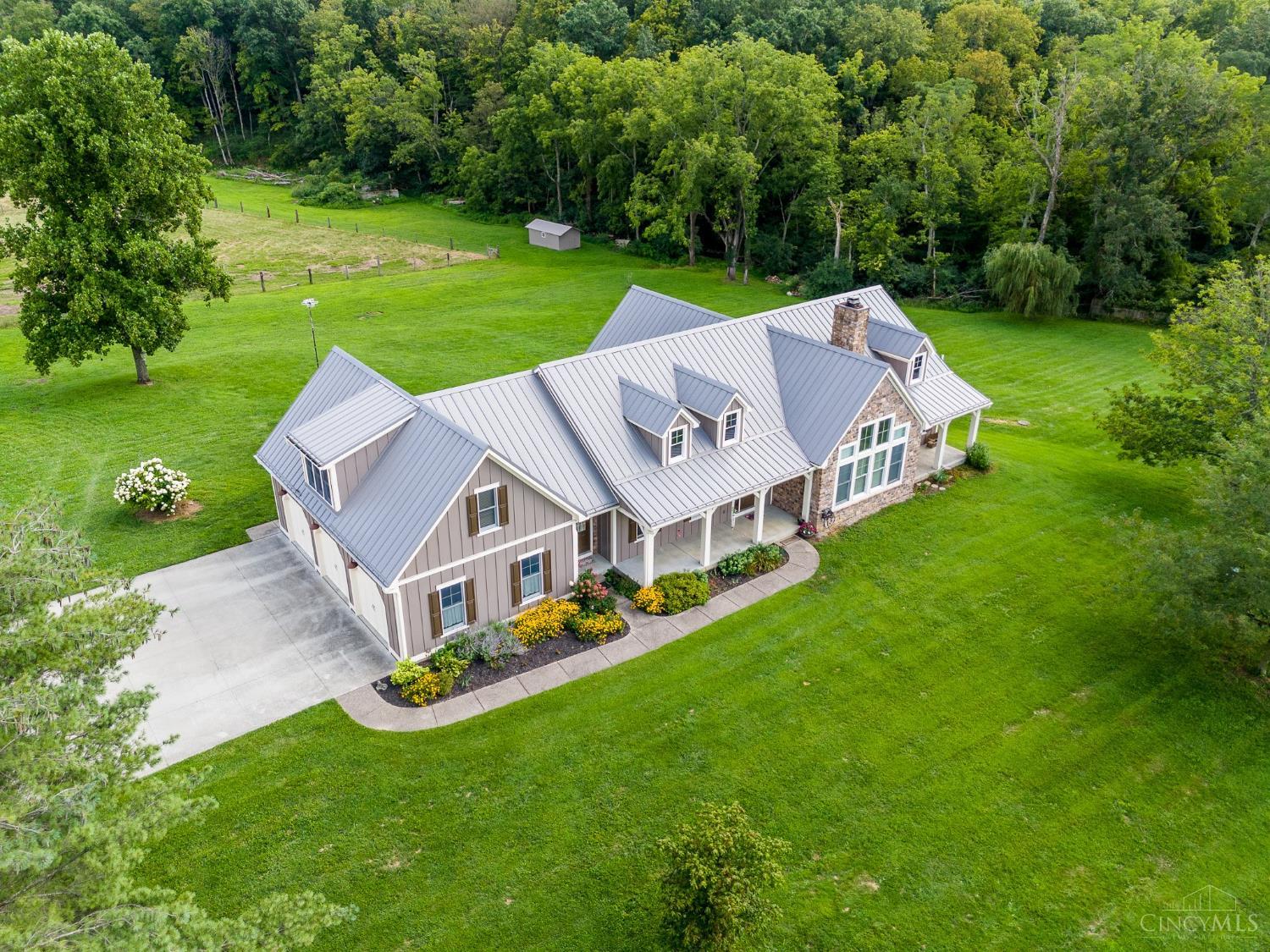 8810 Schlottman Road Maineville, OH 45039 - Photo 2 of 52