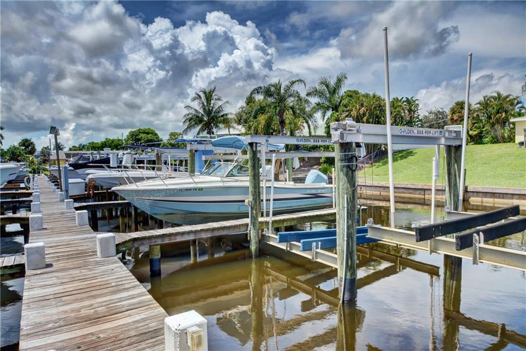 4893 Southeast Pilot Way Stuart, FL 34997 - Photo 3 of 28 Gallery Image 3