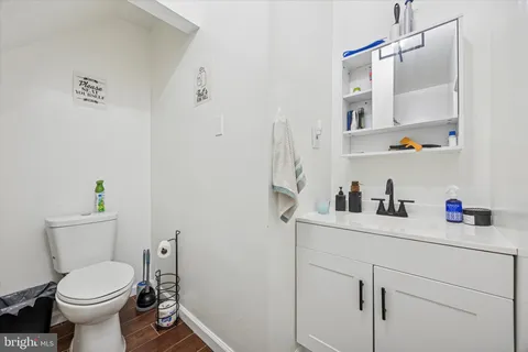 a view of an empty of the kitchen