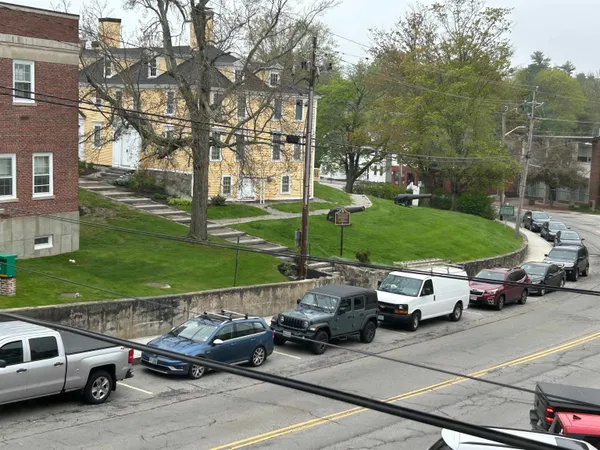 $1,800 | 163 Water Street, Unit B2, Exeter, NH 03833