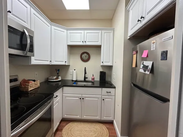 $1,800 | 163 Water Street, Unit B2, Exeter, NH 03833