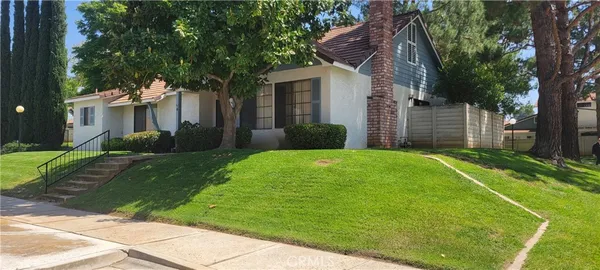 $395,000 | 4 Dearborn Circle, Redlands, CA 92374