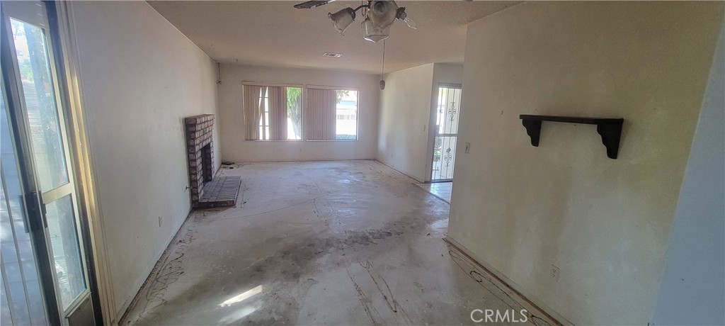 4 Dearborn Circle Redlands, CA 92374 - Photo 6 of 17 a view of a hallway with a room