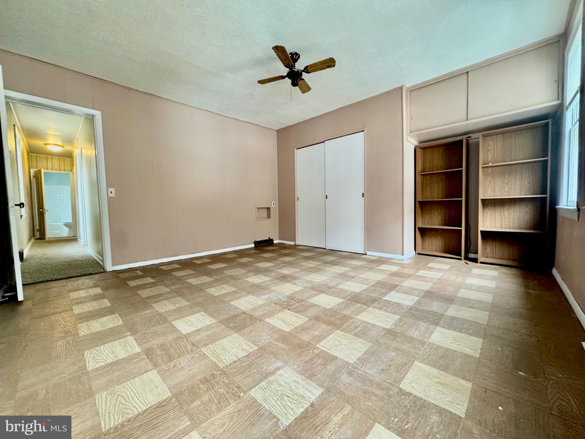467 Goethe Street Cumberland, MD 21502 - Photo 14 of 19 a view of a livingroom with a workspace