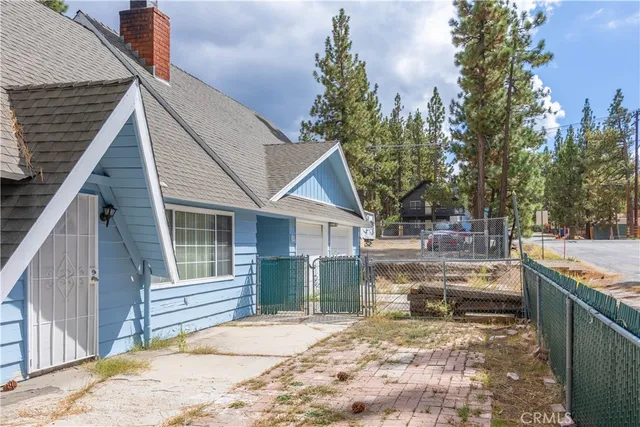 $495,000 | 200 East Country Club Boulevard, Big Bear City, CA 92314
