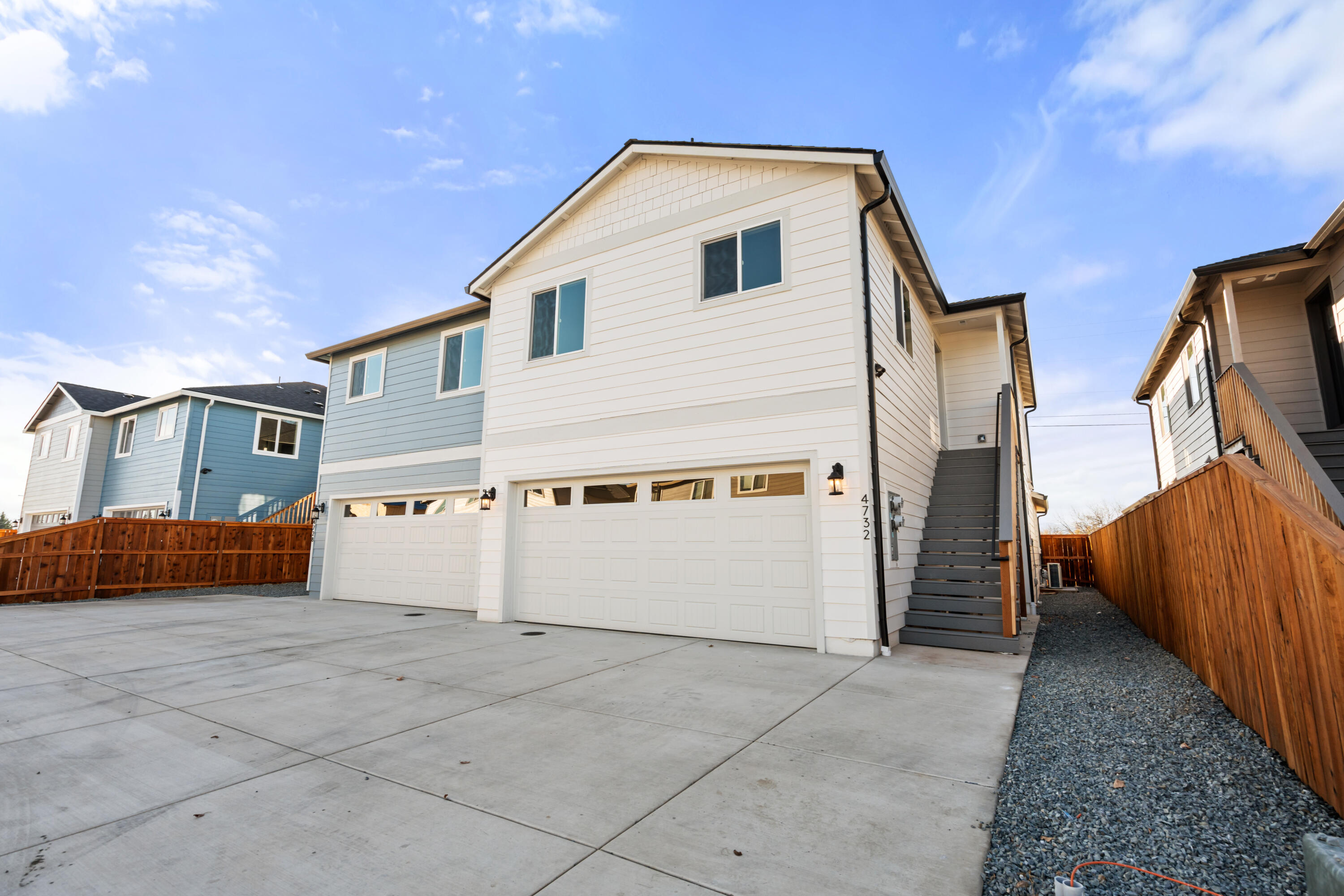 4730 Gebhard Road Central Point, OR 97502 - Photo 17 of 20 Room to park