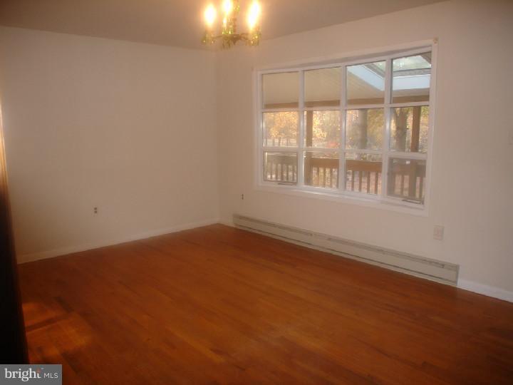 16 Betts Road Delmont, NJ 08314 - Photo 12 of 25 Living Room