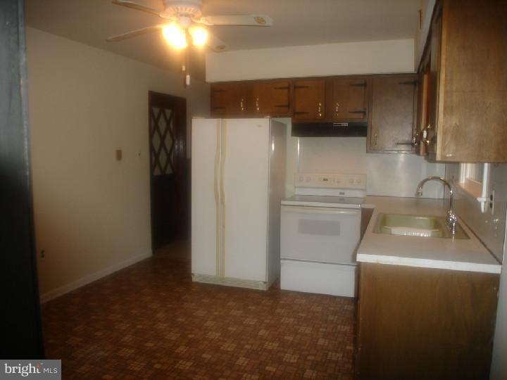 16 Betts Road Delmont, NJ 08314 - Photo 7 of 25 Kitchen