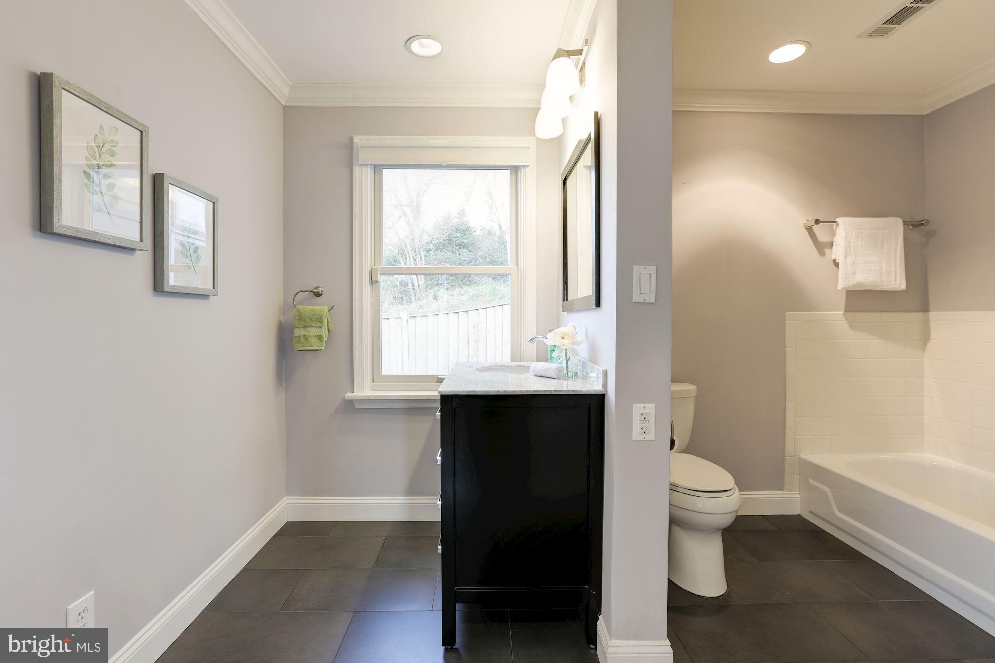 12300 Judson Road Silver Spring, MD 20902 - Photo 10 of 30 Full Bathroom
