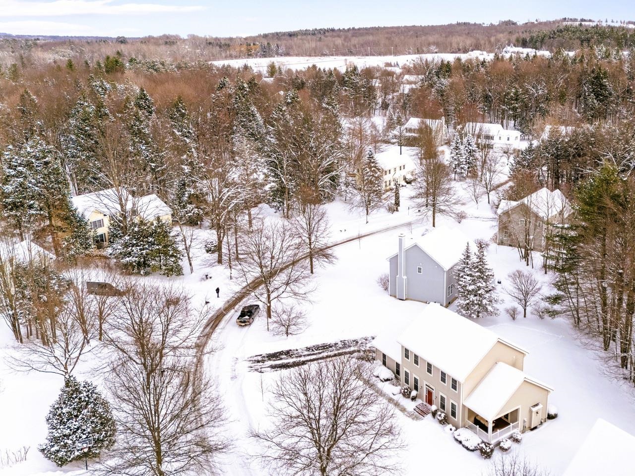 85 Barrett Lane Williston, VT 05495 - Photo 37 of 48