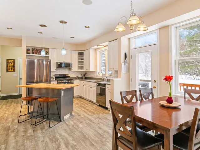 $779,900 | 85 Barrett Lane, Williston, VT 05495