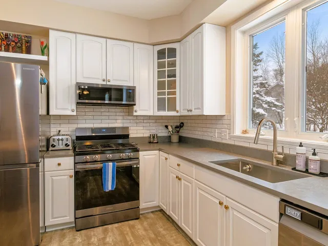 $779,900 | 85 Barrett Lane, Williston, VT 05495