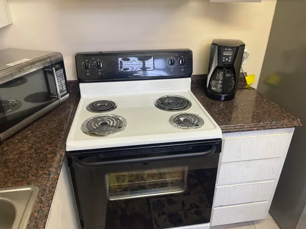 $154,900 | 3300 Springdale Boulevard, Unit 201, Palm Springs, FL 33461