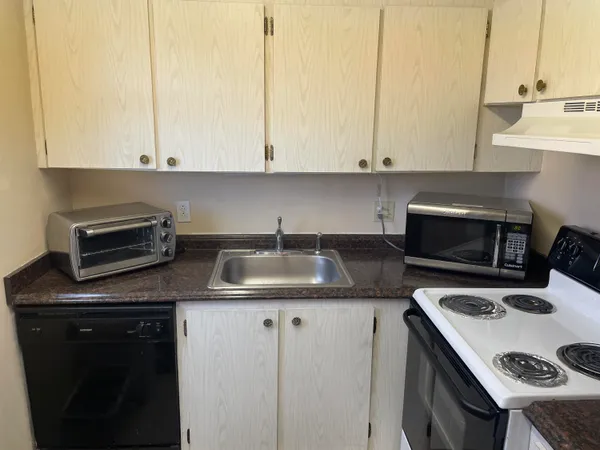 $154,900 | 3300 Springdale Boulevard, Unit 201, Palm Springs, FL 33461