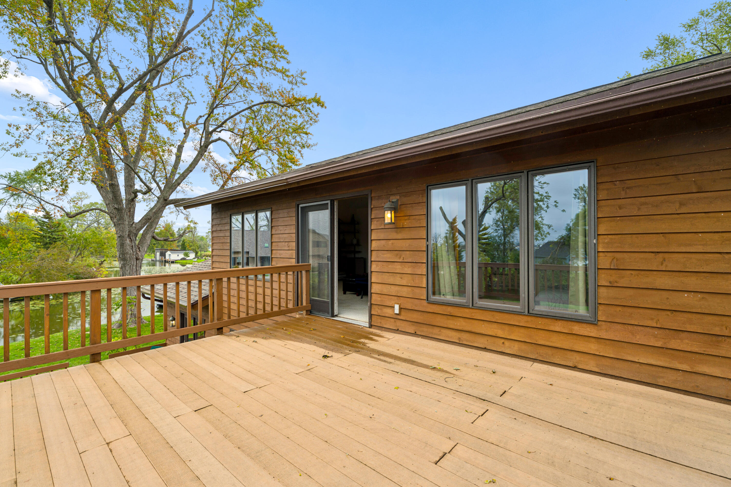 340 Lake Road Menasha, WI 54952 - Photo 51 of 76 Upper Deck