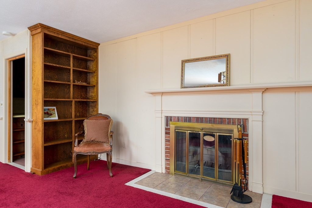 55 Old Common Road Auburn, MA 01501 - Photo 6 of 36
