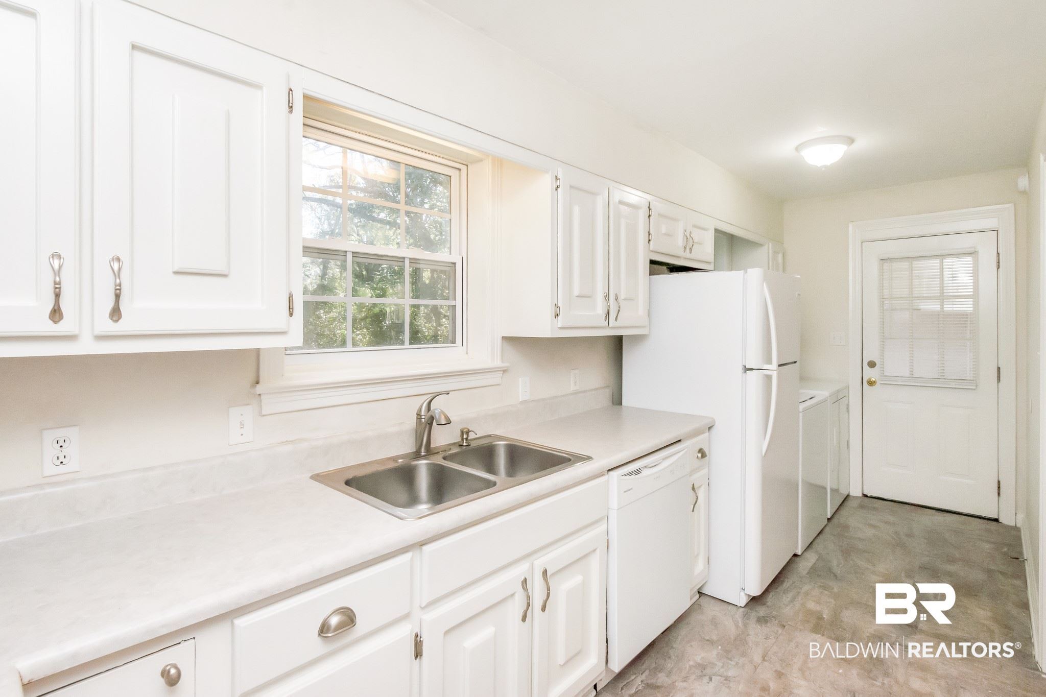 4023 Michael Boulevard Mobile, AL 36609 - Photo 9 of 31