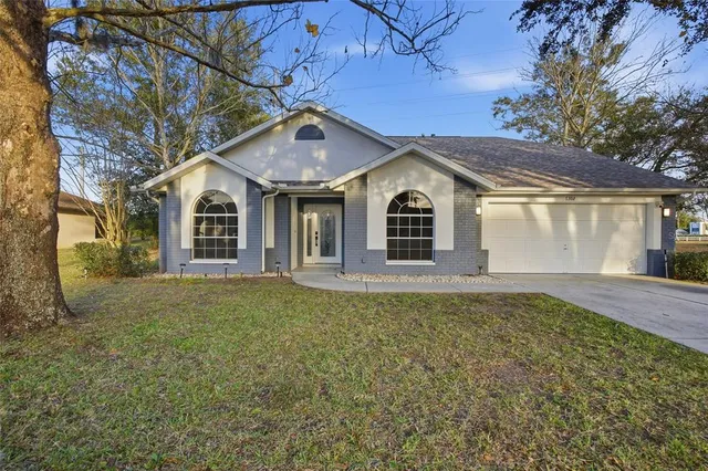 $385,000 | 6302 Silver Oaks Drive, Zephyrhills, FL 33542