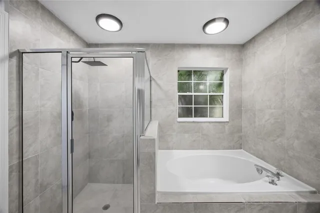 $385,000 | 6302 Silver Oaks Drive, Zephyrhills, FL 33542