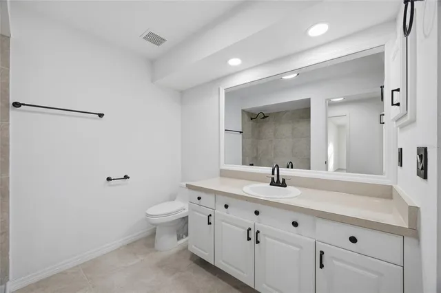 $385,000 | 6302 Silver Oaks Drive, Zephyrhills, FL 33542