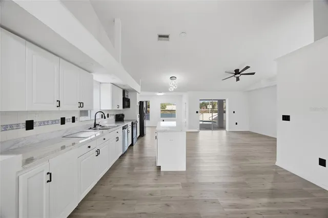 $385,000 | 6302 Silver Oaks Drive, Zephyrhills, FL 33542