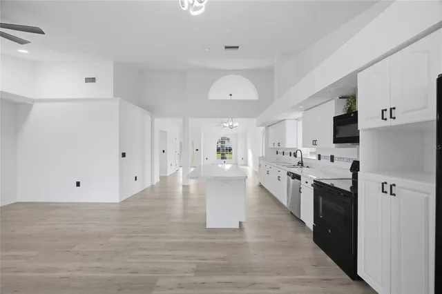 $385,000 | 6302 Silver Oaks Drive, Zephyrhills, FL 33542