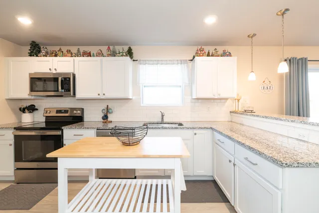 $349,900 | 10906 Autumn View Lane, Portage, MI 49002