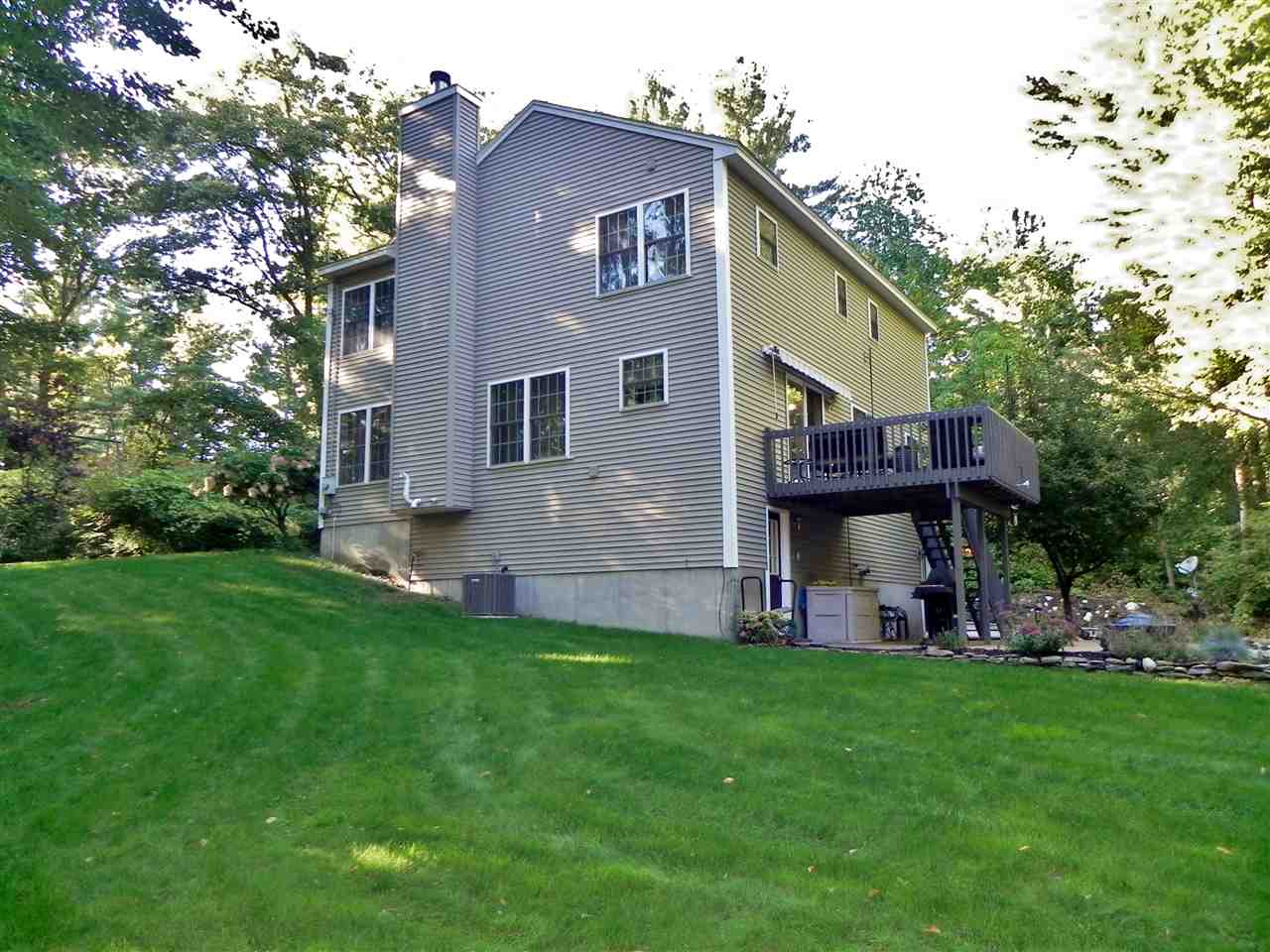 150 Naticook Road Merrimack, NH 03054 - Photo 4 of 33