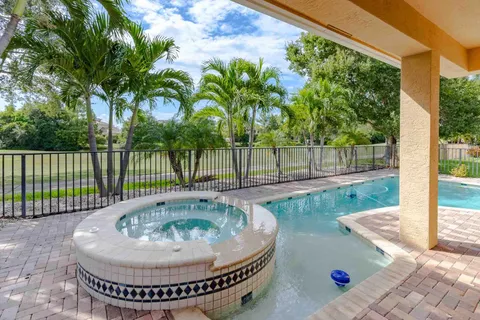 $669,000 | 814 Southwest Palm Cove Drive, Palm City, FL 34990
