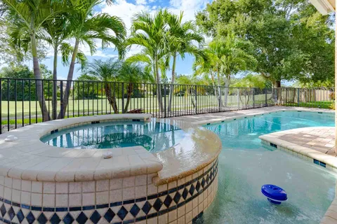 $669,000 | 814 Southwest Palm Cove Drive, Palm City, FL 34990