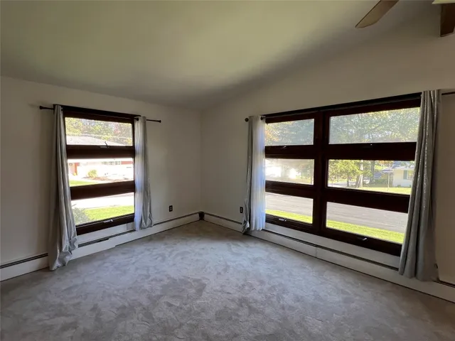 $279,000 | 21 Exeter Drive, Endicott, NY 13760