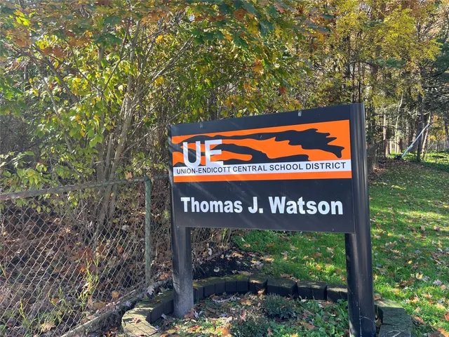 $279,000 | 21 Exeter Drive, Endicott, NY 13760