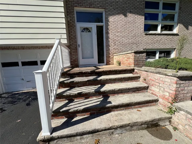 $279,000 | 21 Exeter Drive, Endicott, NY 13760