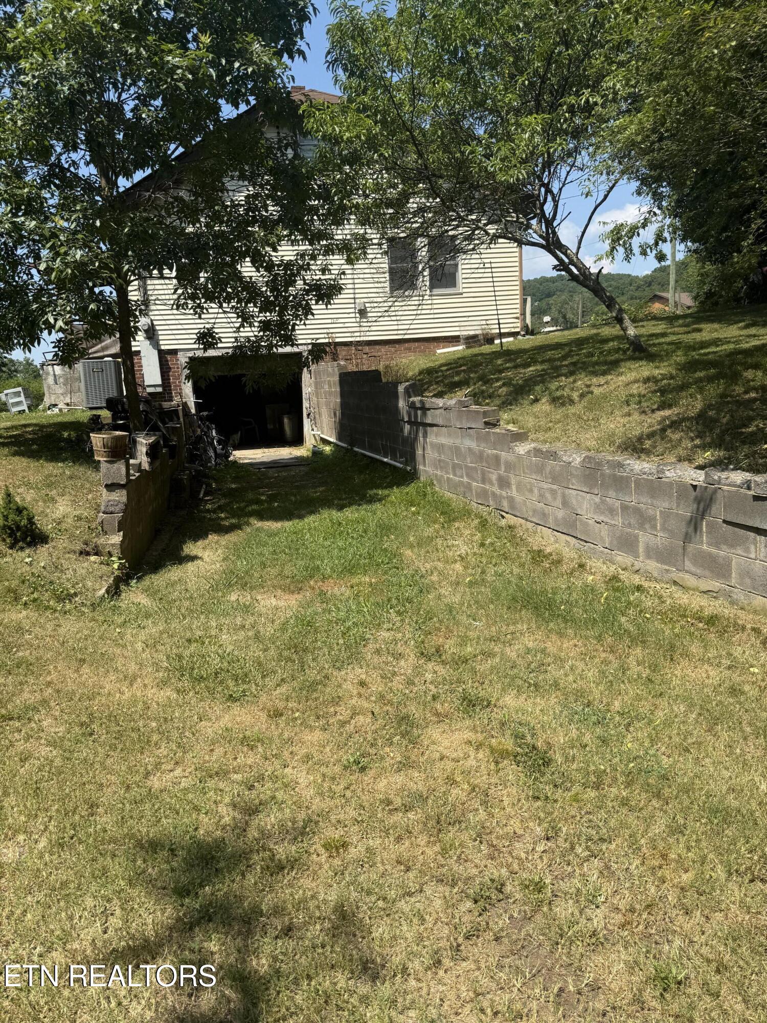 241 Bull Run Road Clinton, TN 37716 - Photo 8 of 20 IMG_9982