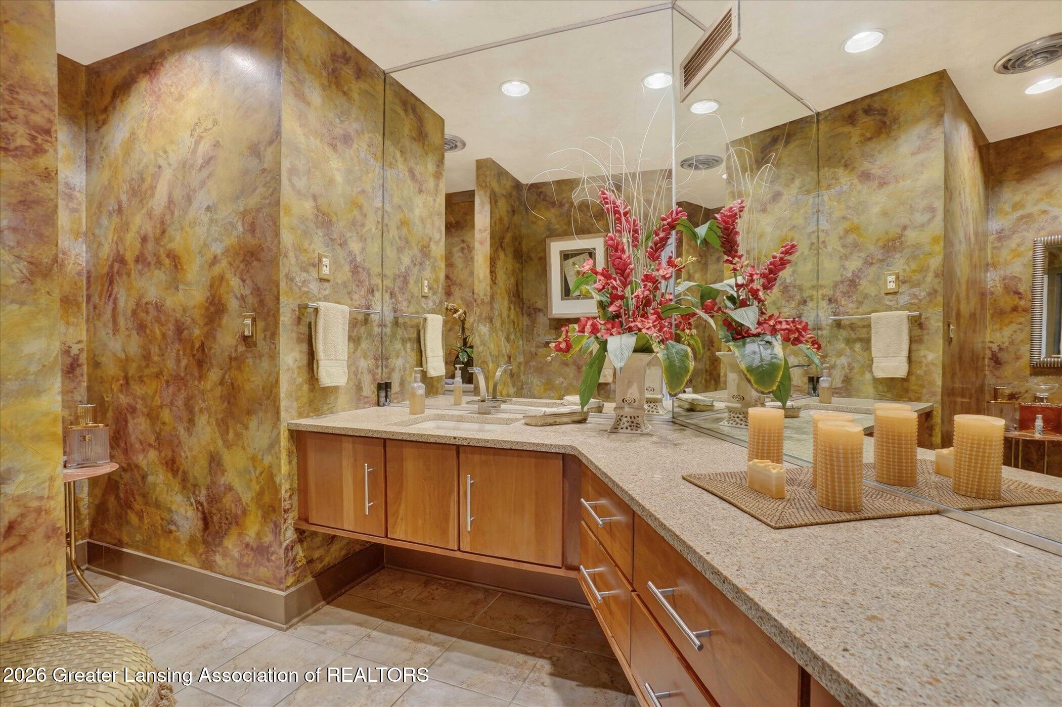 1341 Cambridge Road Lansing, MI 48911 - Photo 15 of 62 13-1341-Cambridge-Rd-Lansing-MI-48911-Wi