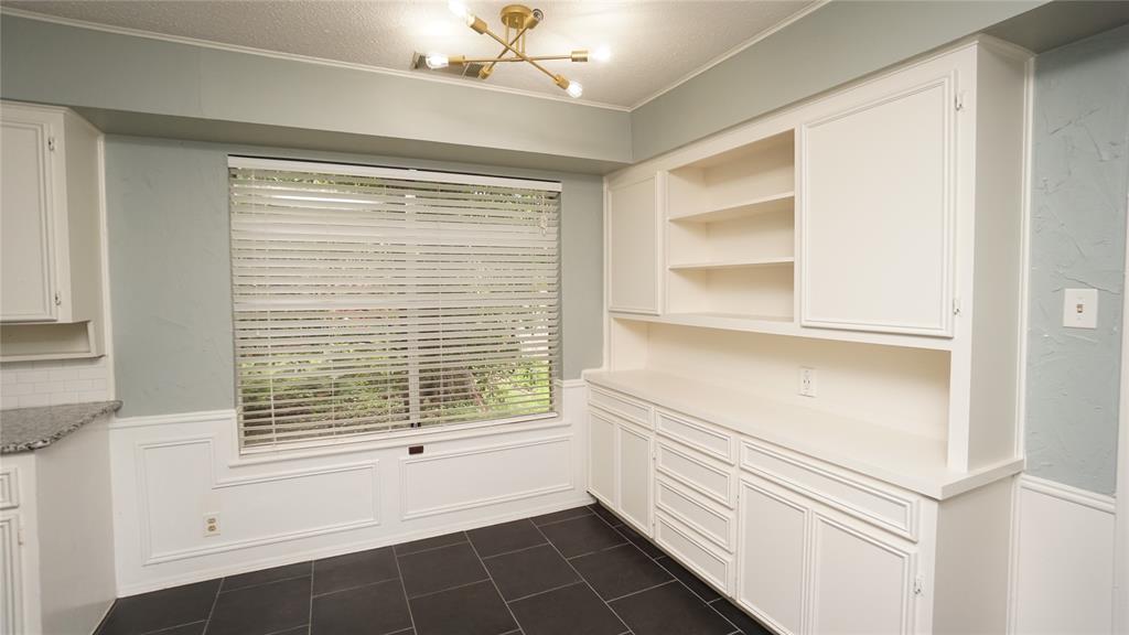606 Queens Road Denison, TX 75020 - Photo 8 of 37
