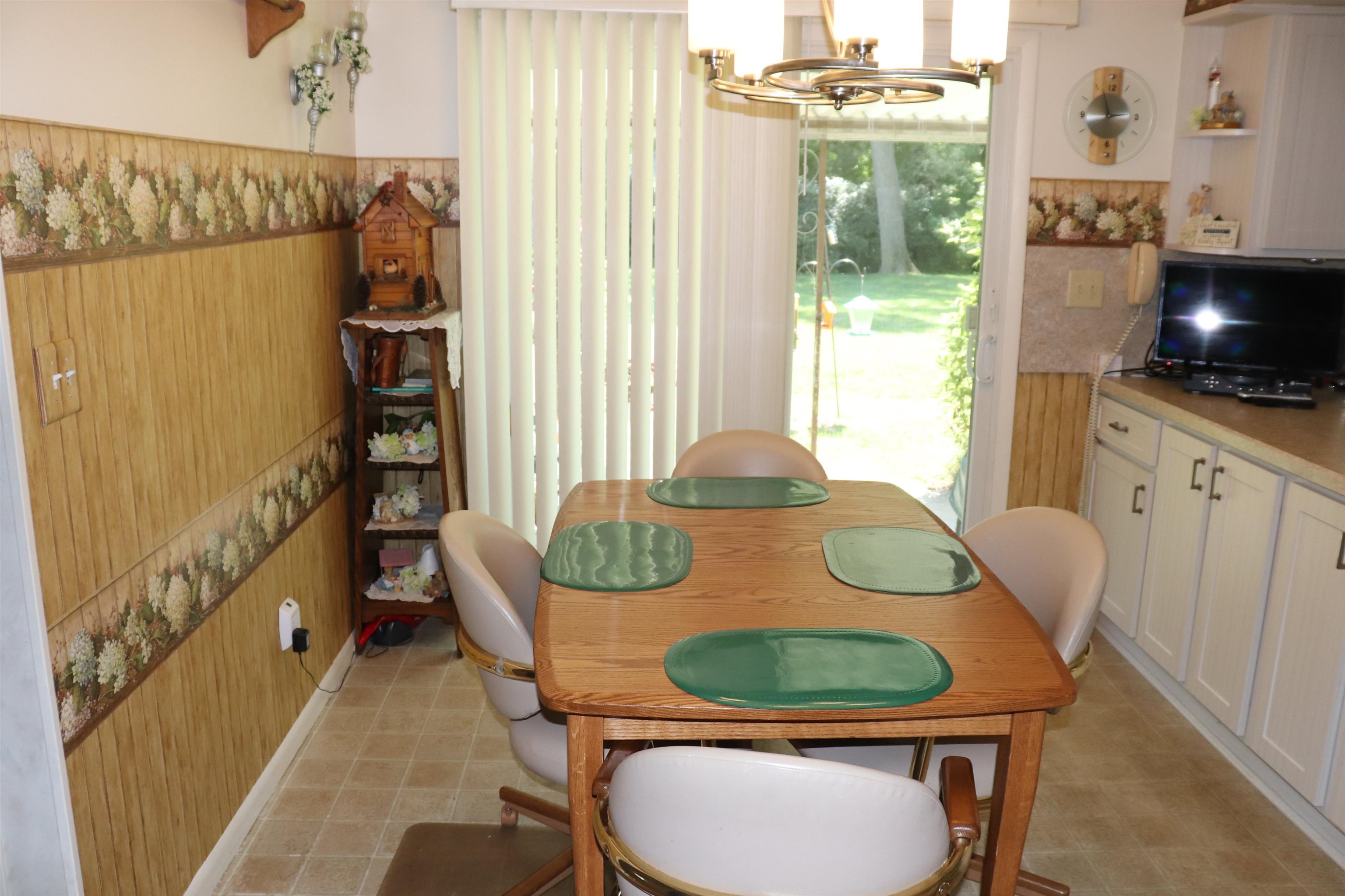 1918 Cass Avenue Road Bay City, MI 48708 - Photo 10 of 35