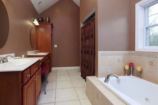 21 Moran Road Billerica, MA 01862 - Photo 12 of 22