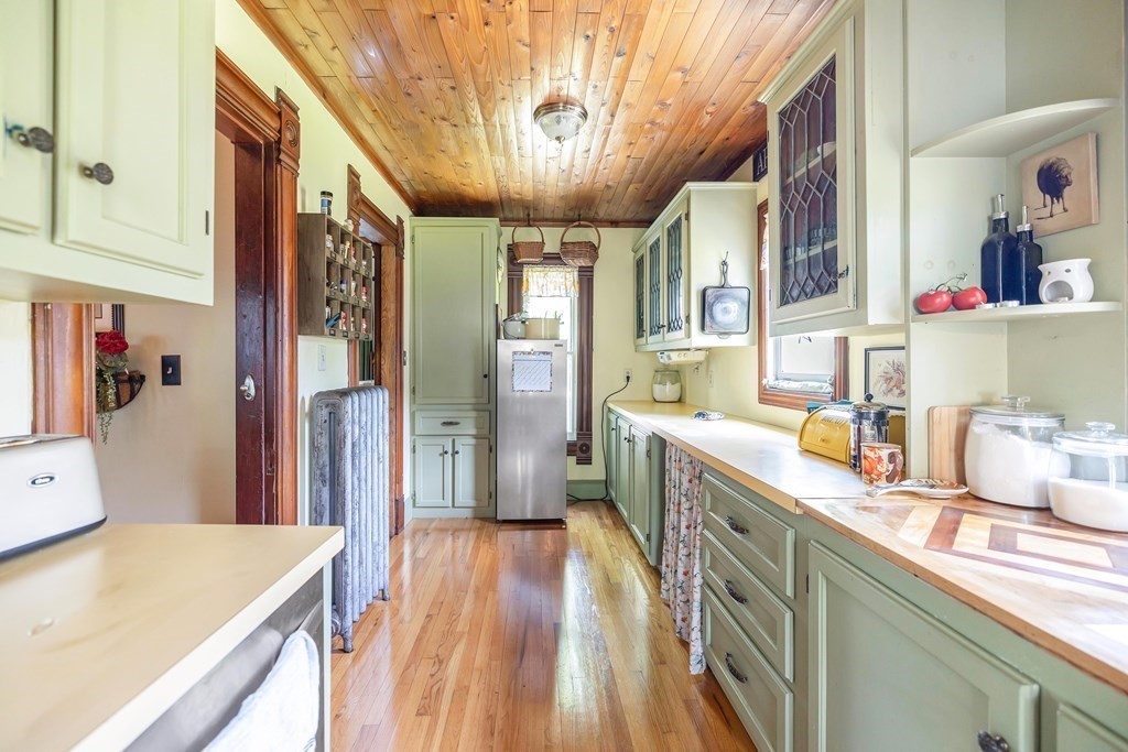 161 Florida Street Springfield, MA 01109 - Photo 16 of 40 Gallery Image 16