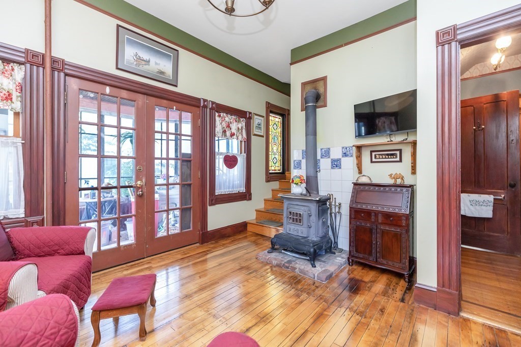161 Florida Street Springfield, MA 01109 - Photo 19 of 40 Gallery Image 19
