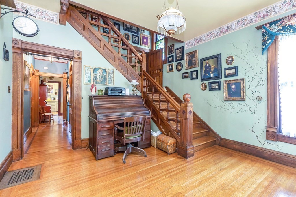 161 Florida Street Springfield, MA 01109 - Photo 3 of 40 Gallery Image 3