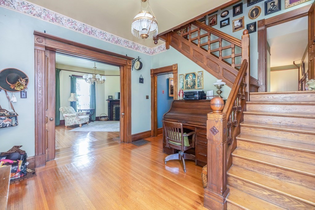 161 Florida Street Springfield, MA 01109 - Photo 4 of 40 Gallery Image 4