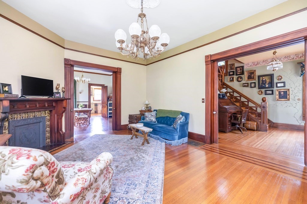 161 Florida Street Springfield, MA 01109 - Photo 8 of 40 Gallery Image 8