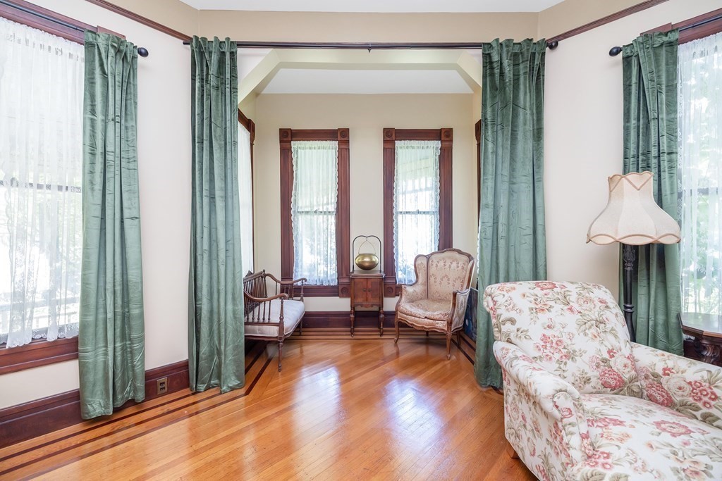 161 Florida Street Springfield, MA 01109 - Photo 10 of 40 Gallery Image 10