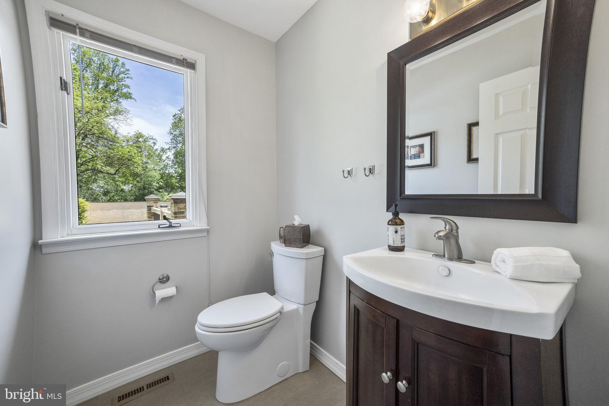 1703 Cold Spring Road Newtown Square, PA 19073 - Photo 15 of 38 Powder Room