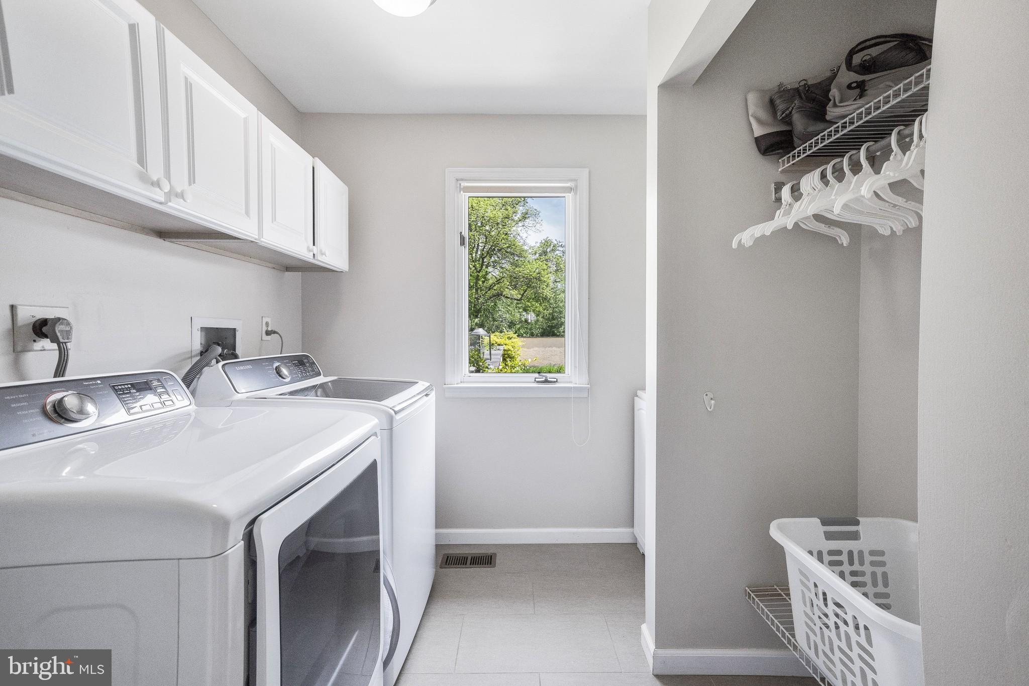 1703 Cold Spring Road Newtown Square, PA 19073 - Photo 16 of 38 First Floor Laundry/Mudroom