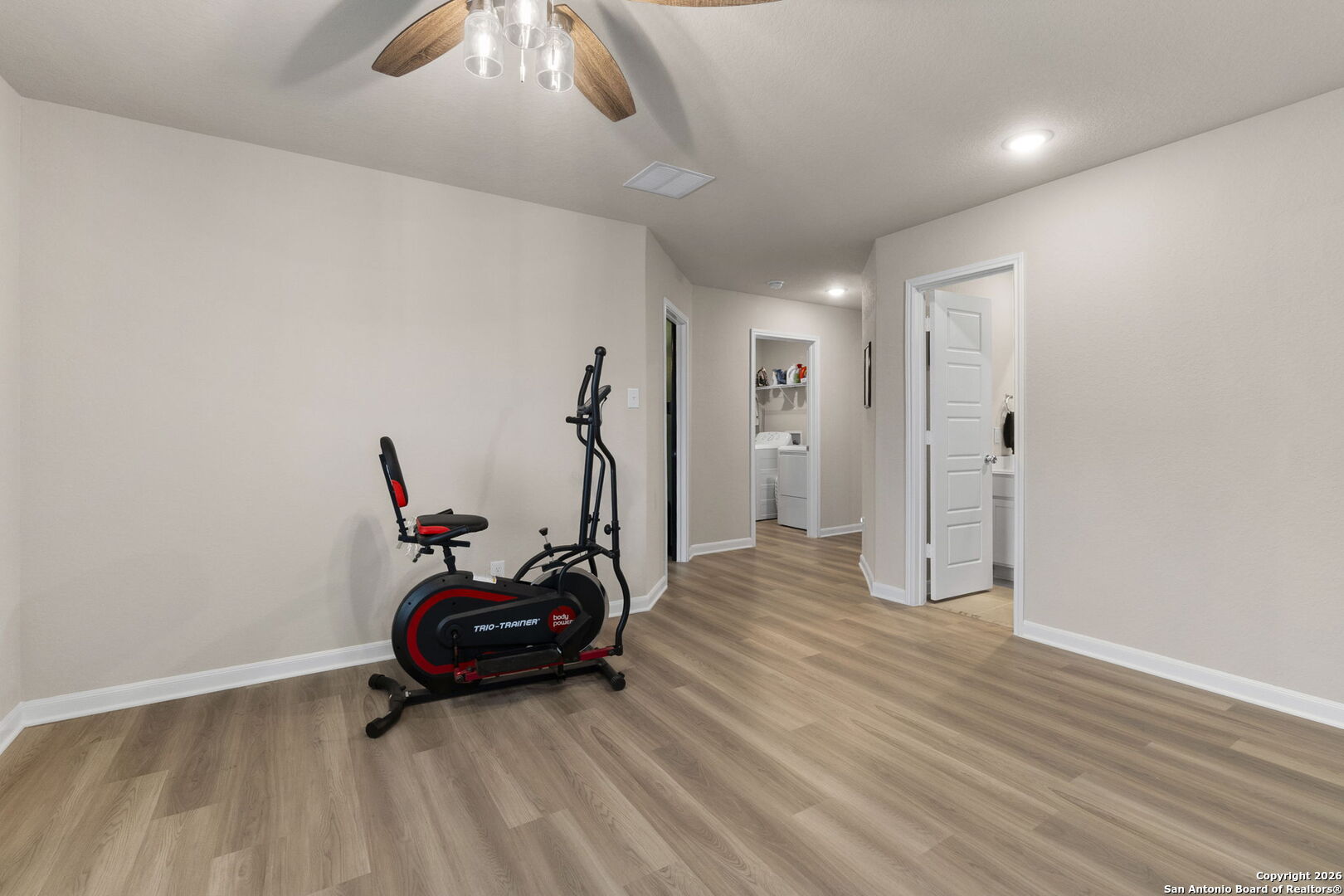 20825 Pleasanton Road San Antonio, TX 78264 - Photo 21 of 33 a room with furniture and wooden floor