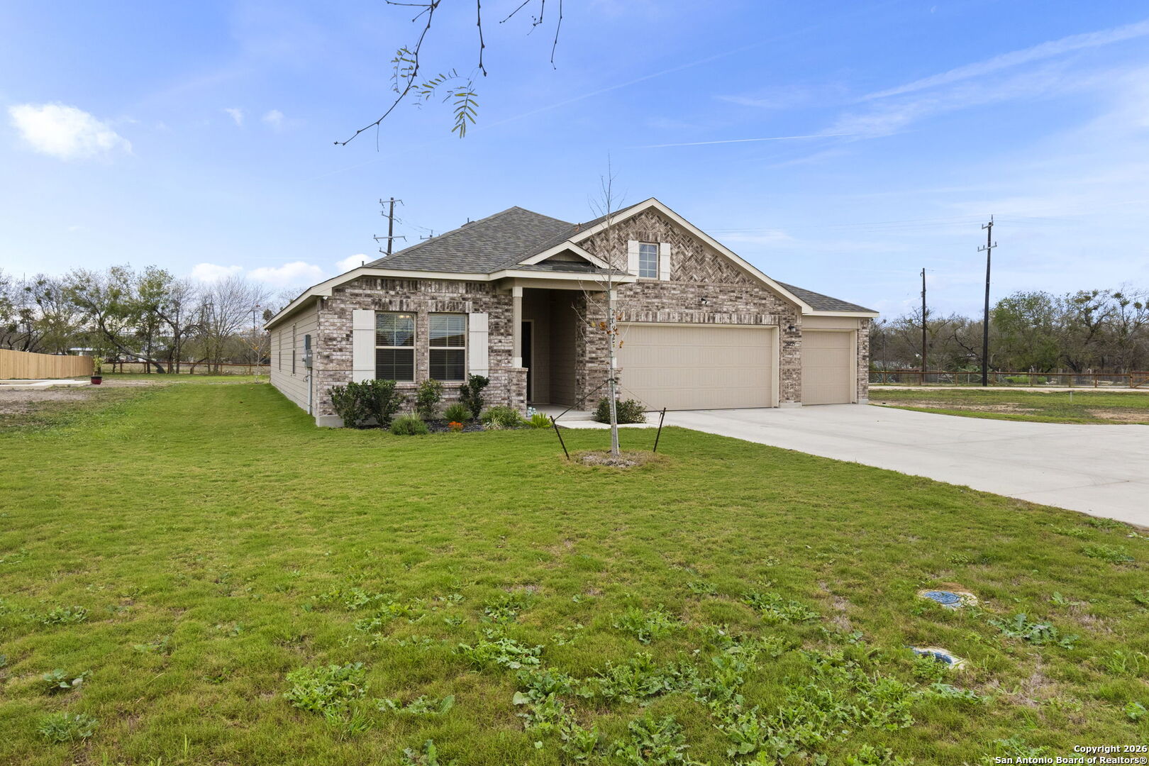 20825 Pleasanton Road San Antonio, TX 78264 - Photo 29 of 33 a front view of a house with garden